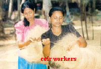 coir worker.jpg (15578 bytes)